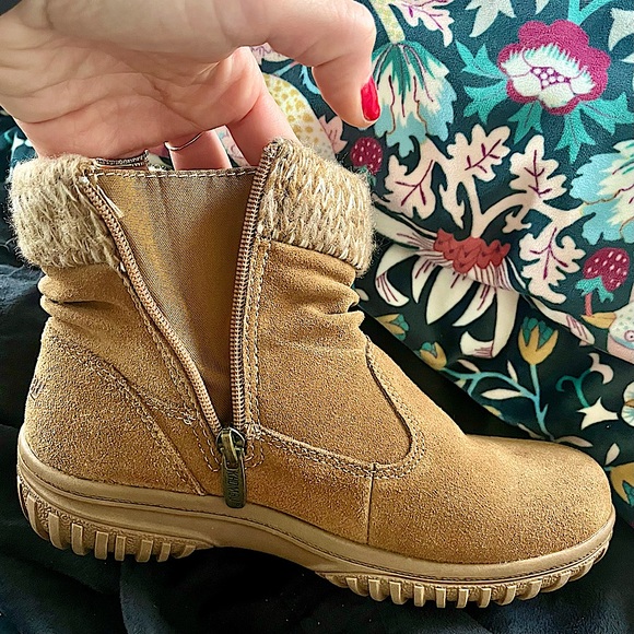 Khombu Laura Suede Leather Boots with Knit Trim in Chestnut Brown - Picture 9 of 16